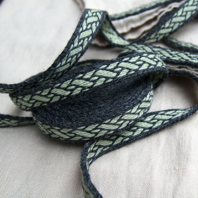 Tablet woven band for historical reenactment, C04_Fv2