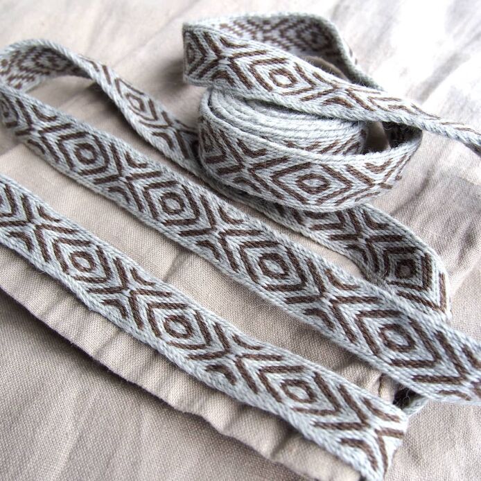 Brettchengewebte Borte aus Wolle, A19_Fv1