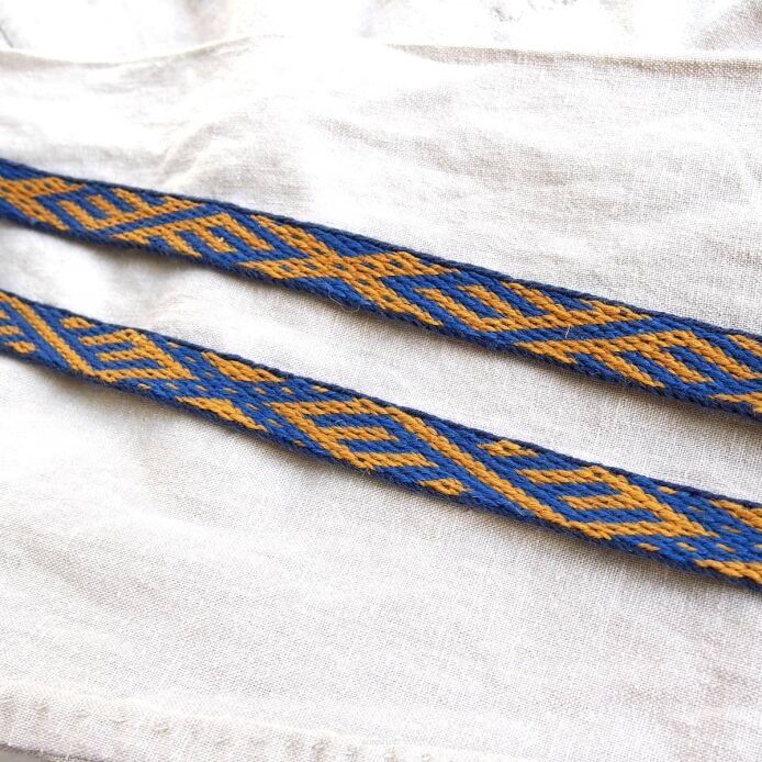 Tablet woven band for historical reenactment, Birka pattern, D06_Fv1