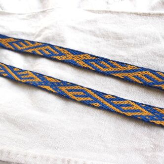 Tablet woven band for historical reenactment, Birka pattern, D06_Fv1