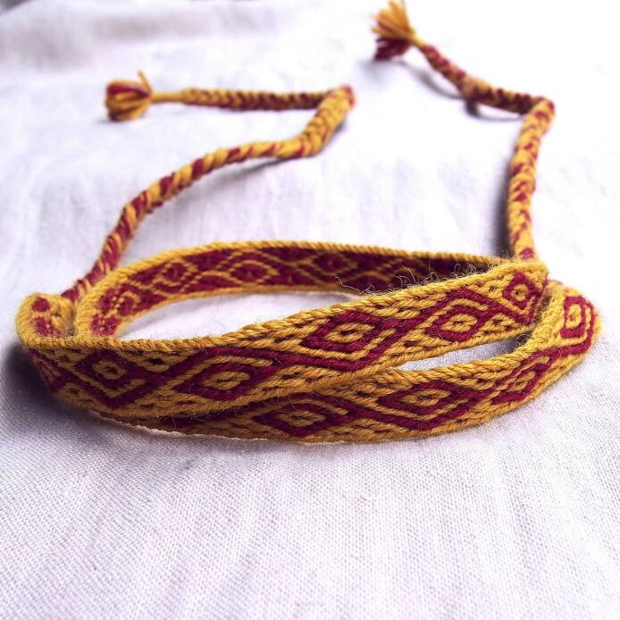 Tablet woven headband for historical reenactment, T23_Fv1