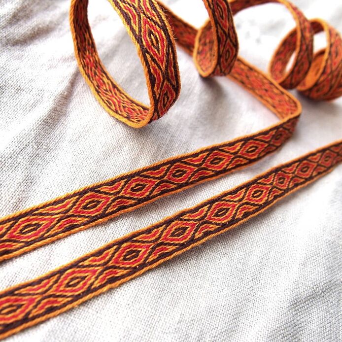 Linen tablet woven trim for historical re-enactment,, A10a_Lv1