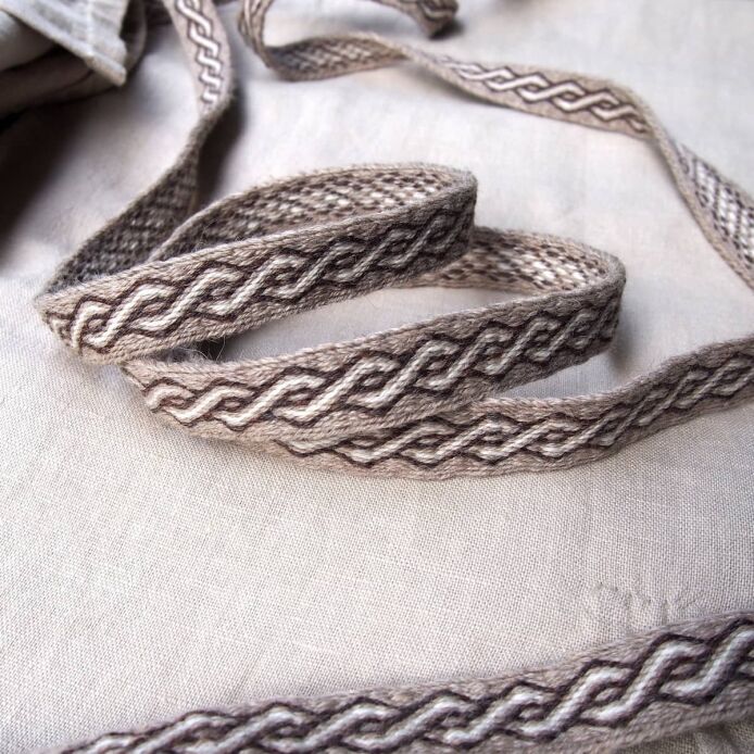 Tablet woven band for historical reenactment, C01_Fv1